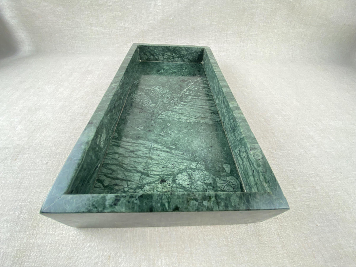 Plateau en pierre serpentine sculpté à la main – Vide-poche organisateur de bureau en marbre vert du milieu du siècle