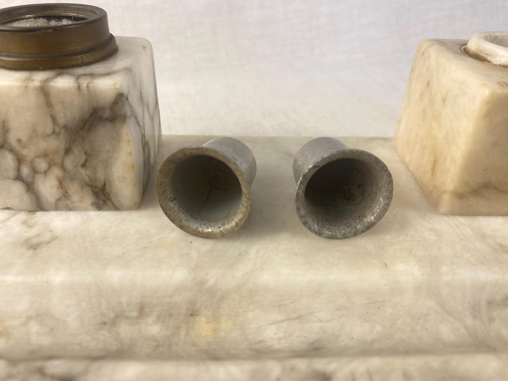 Art-déco-Doppeltintenfass aus Carrara-Marmor, italienisches antikes Schreibtischset