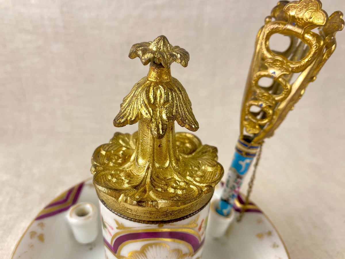 Tintero antiguo de porcelana de Vieux Paris – Bronce dorado al mercurio – Estilo neorrococó – c. 1840–1860