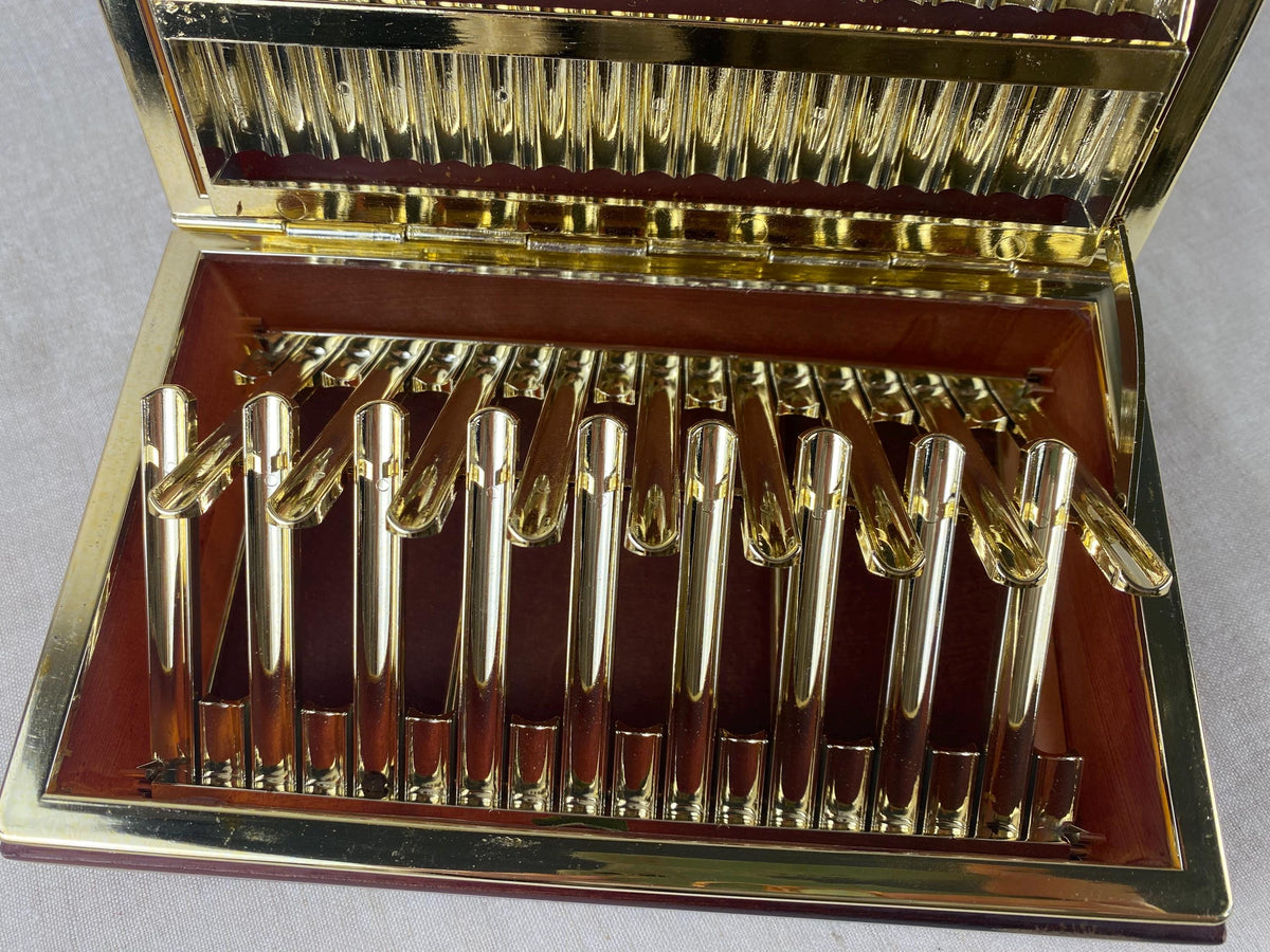 Signierte Schmuckschatulle aus Achat – Italienisches Zigarettenetui aus den 1960er Jahren mit abstraktem, kreisförmigem Design
