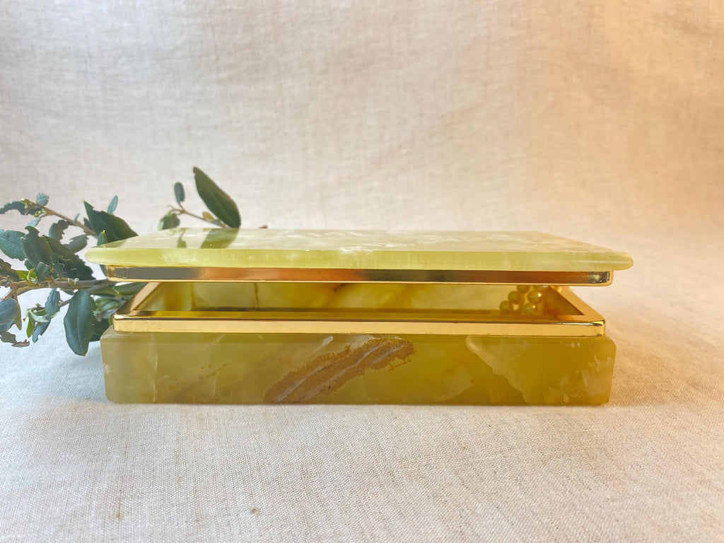 Boîte à bijoux vintage en onyx italien – Coffret de rangement en pierre du milieu du siècle avec montures en laiton