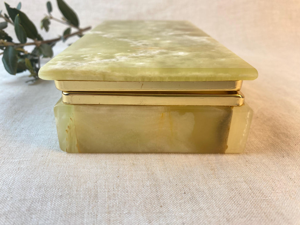 Boîte à bijoux vintage en onyx italien – Coffret de rangement en pierre du milieu du siècle avec montures en laiton