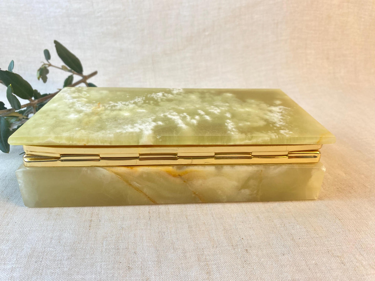 Boîte à bijoux vintage en onyx italien – Coffret de rangement en pierre du milieu du siècle avec montures en laiton