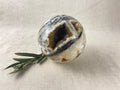 Große Druzy-Achat-Kugel – Skulptur aus Stein mit Zebramuster – Dekoratives Objekt aus natürlichem Kristall für den Innenbereich