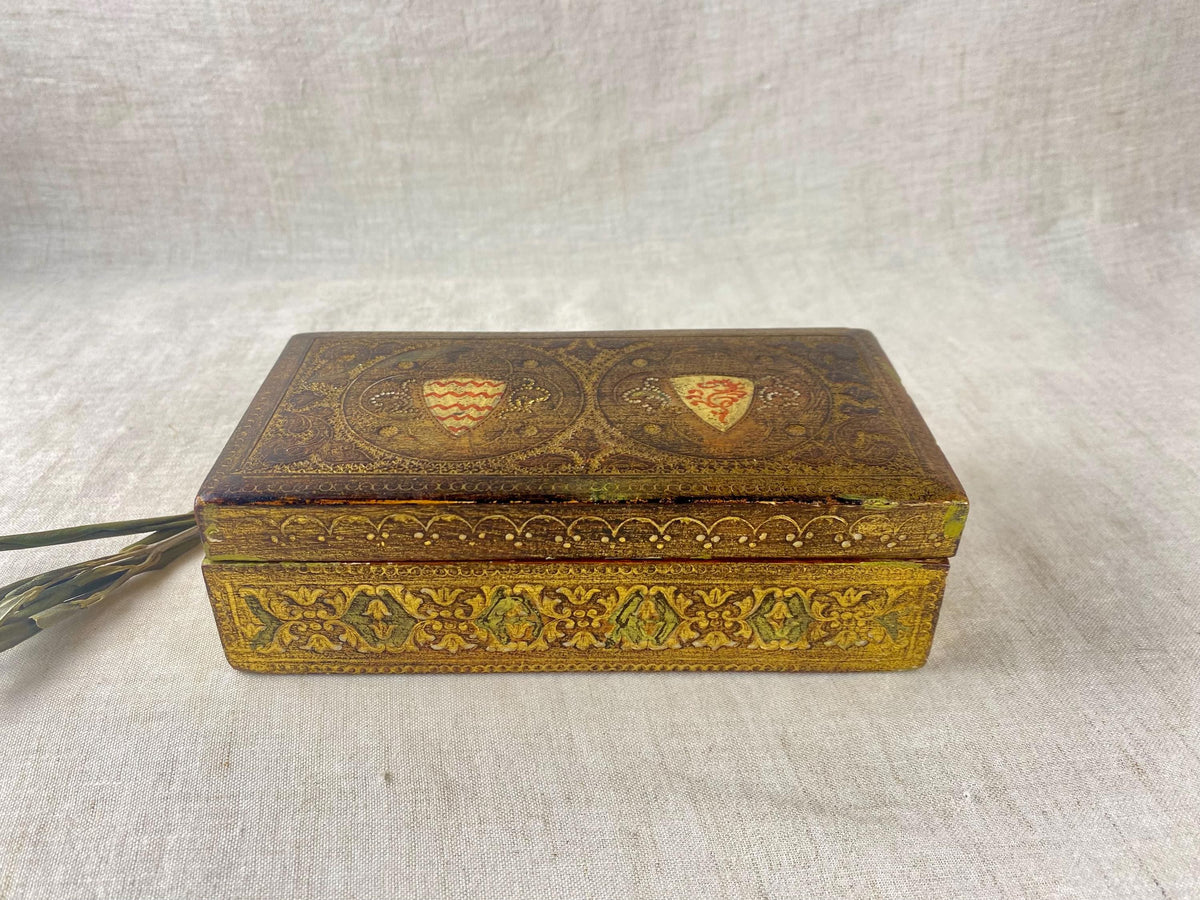 Scatola fiorentina antica in gesso dorato - Stile neorinascimentale - Scatola decorativa araldica - XIX secolo