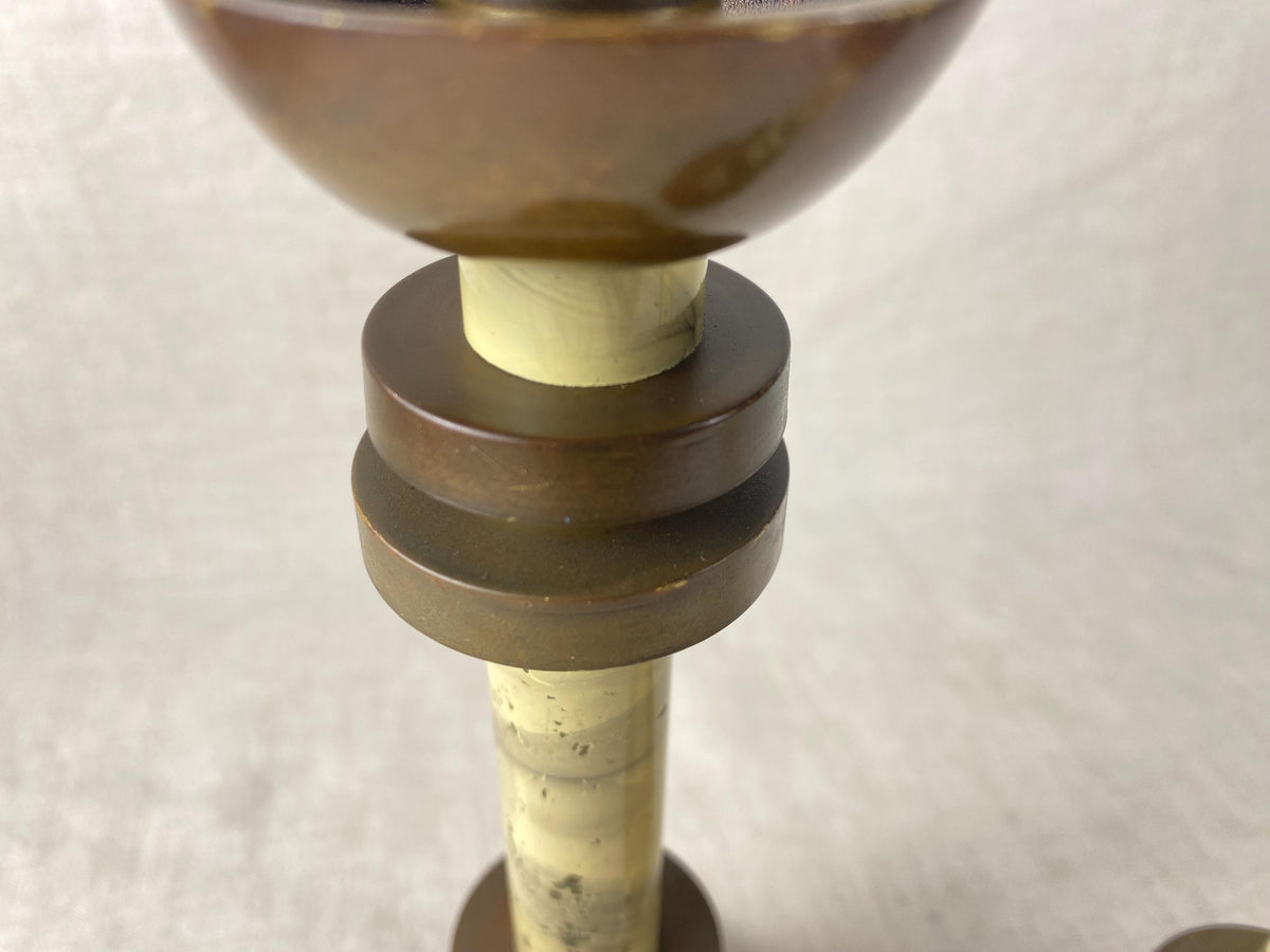 Art-déco-Messingkerzenständer mit Säulen in Marmoroptik – Streamline Moderne