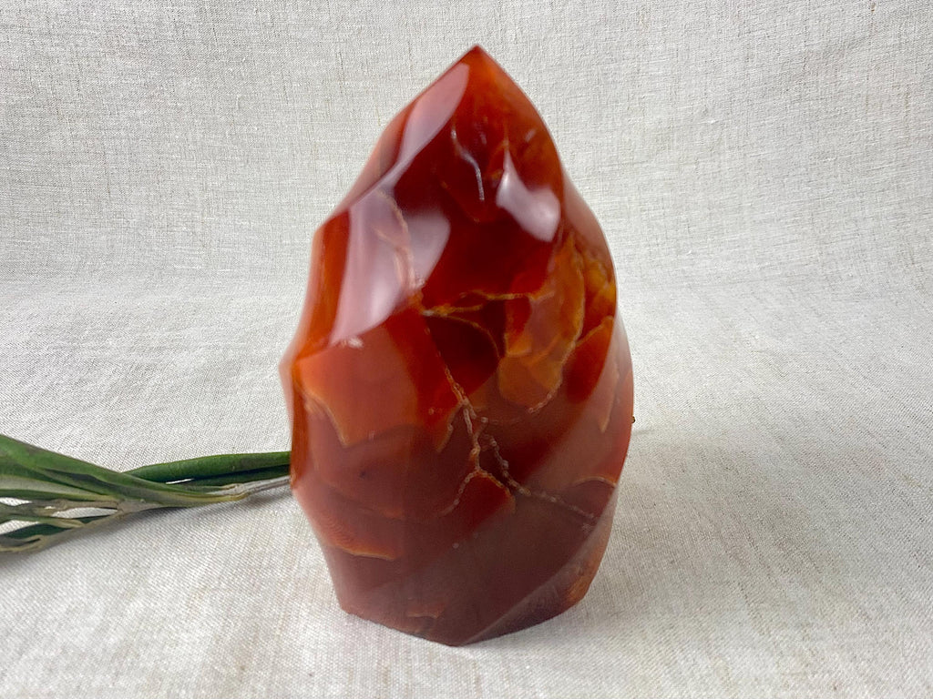 Sculpture flamme en agate cornaline - Objet décoratif sculpté, poli naturellement