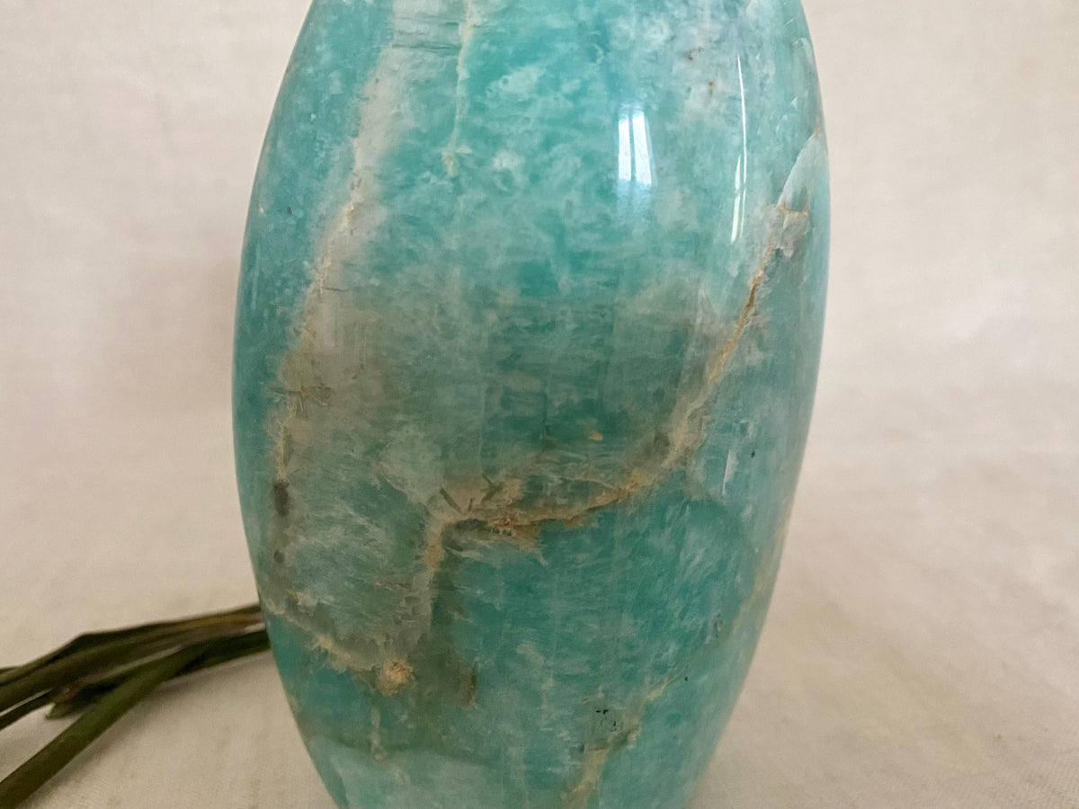 Sculpture en amazonite forme libre - Objet décoratif naturel poli