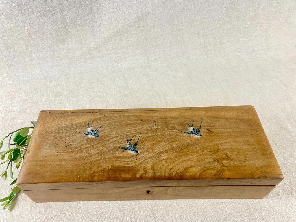 Caja antigua para guantes de Sorrento - Madera de olivo - Golondrinas pintadas a mano - Art Nouveau