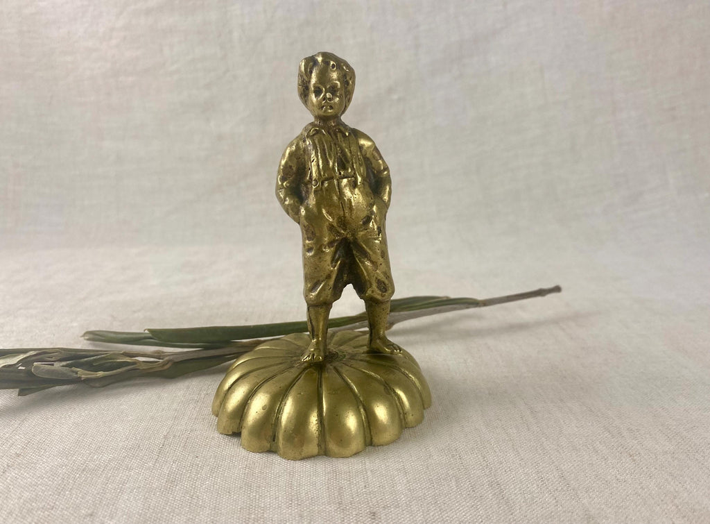 Statuetta di ragazzo in ottone antico - Inizio XX secolo - Oggetto decorativo rifinito a mano