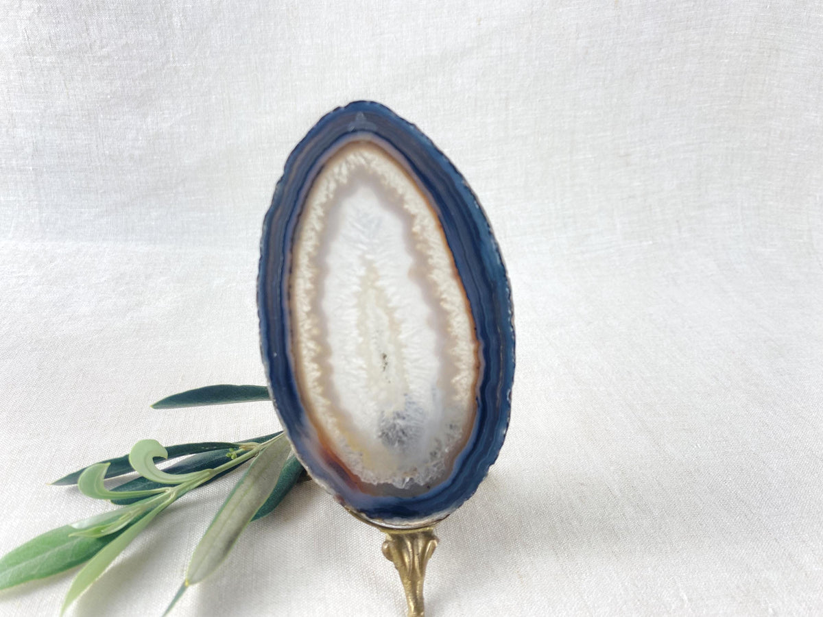 Tranche d'agate du Brésil - Décoration en pierre sculpturale - Présentoir minéral à bandes bleues