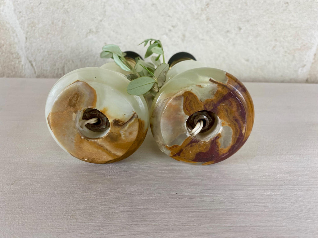 Lampes de table vintage en onyx - Éclairage en pierre avec accents de laiton - Style italien du milieu du siècle