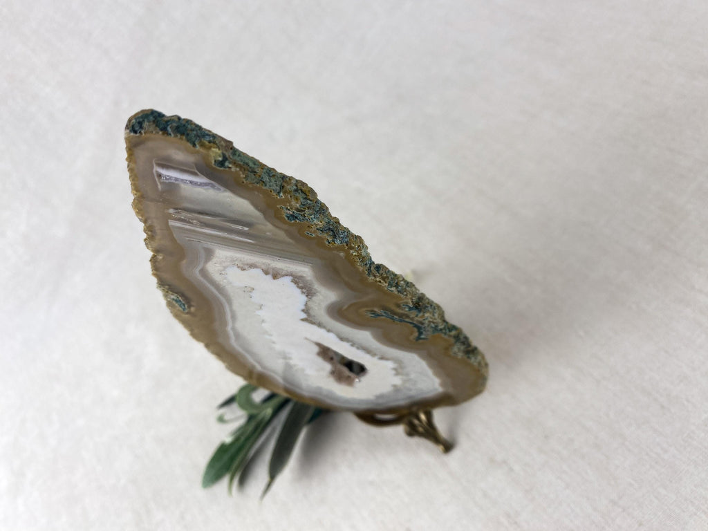 Tranche d'agate du Brésil – Décoration sculpturale en pierre – Inclusions minérales vertes – Centre cristallisé