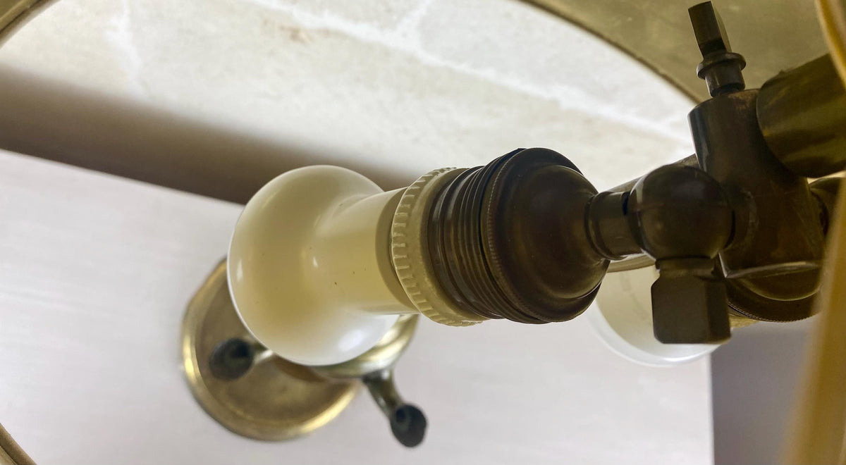 Lampe à huile lourde en laiton - Lampe de table convertie - Style florentin du début du XXe siècle