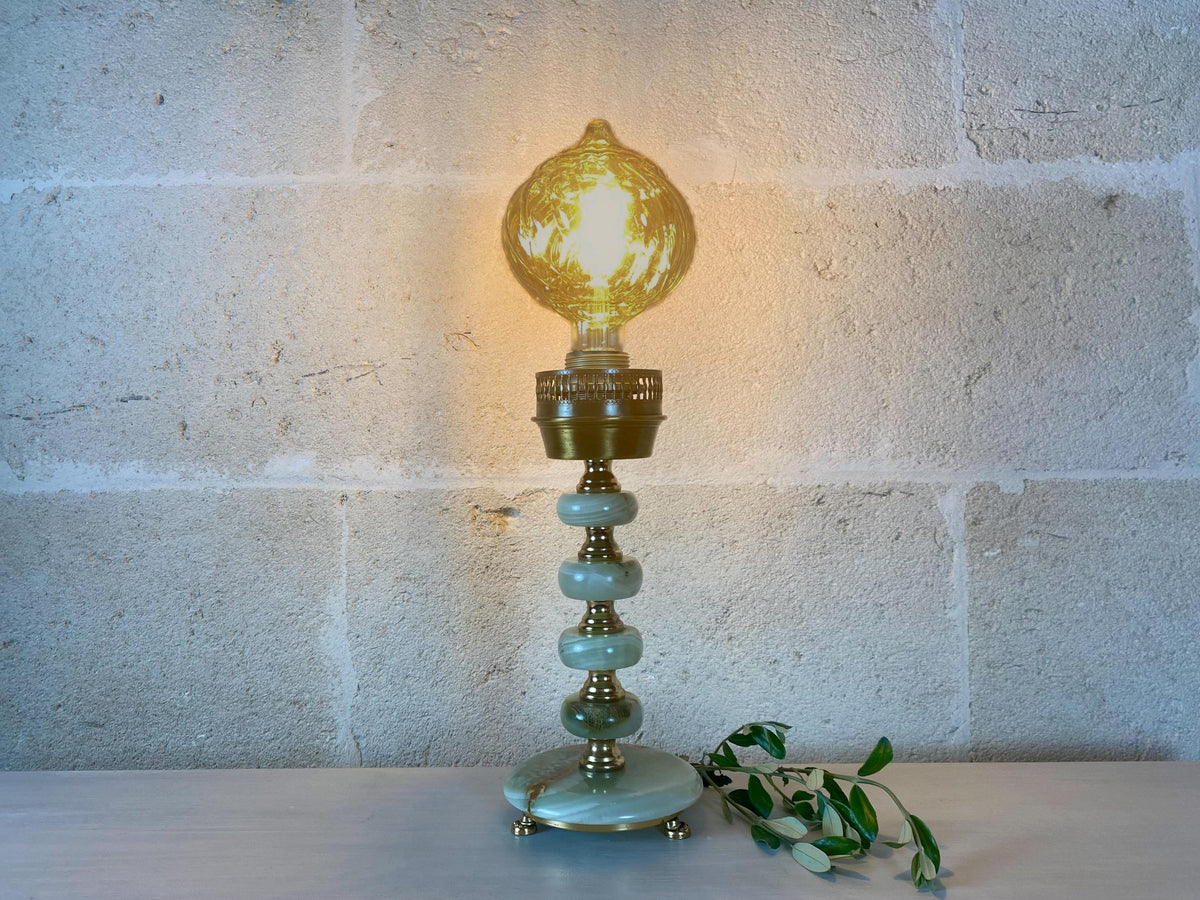 Lampe de table en onyx – Luminaire sculptural en pierre du milieu du siècle – Lampe vintage vert pâle