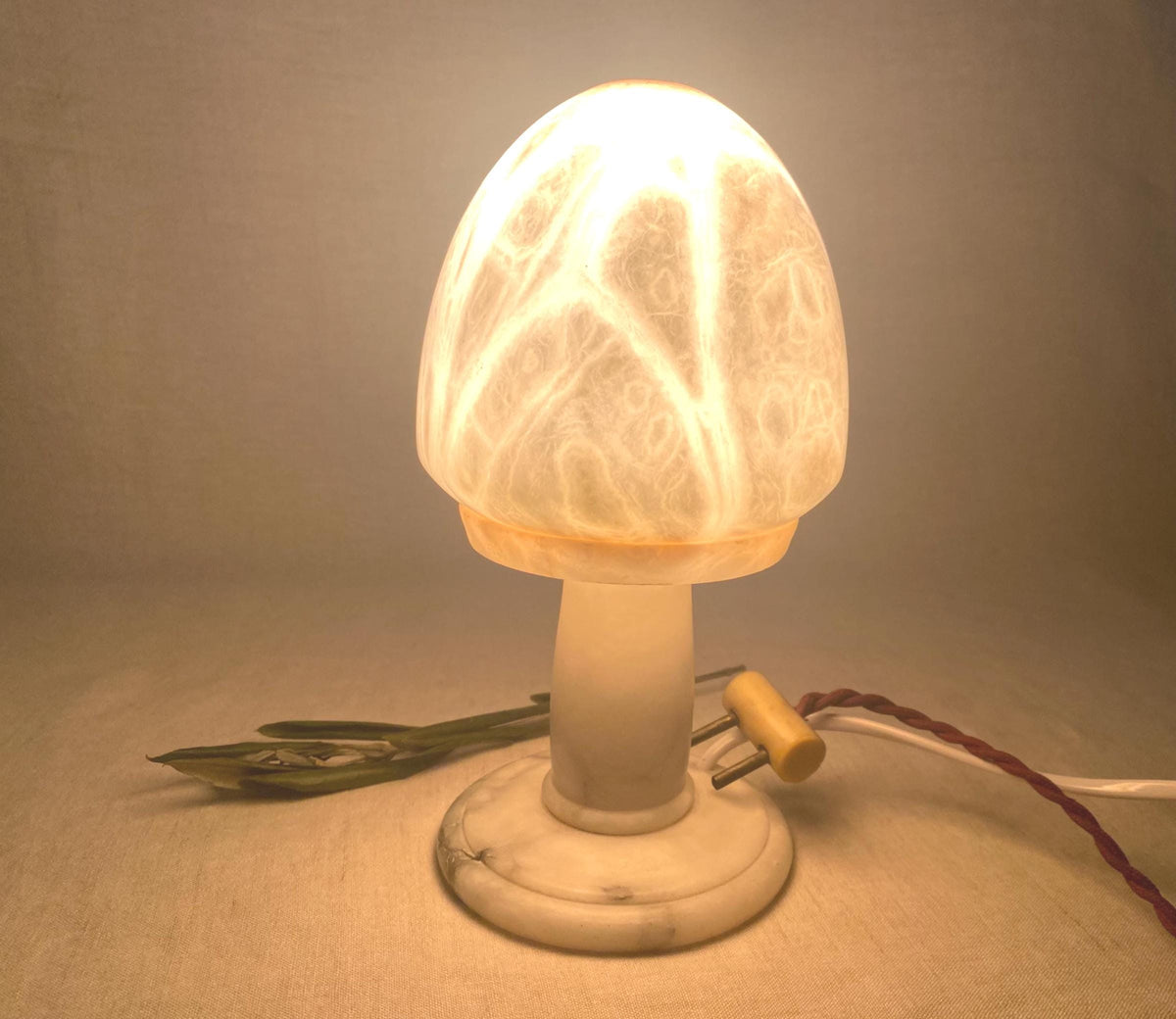 Lampe champignon vintage en albâtre - Style Art déco streamline - Éclairage de table des années 1930-1940