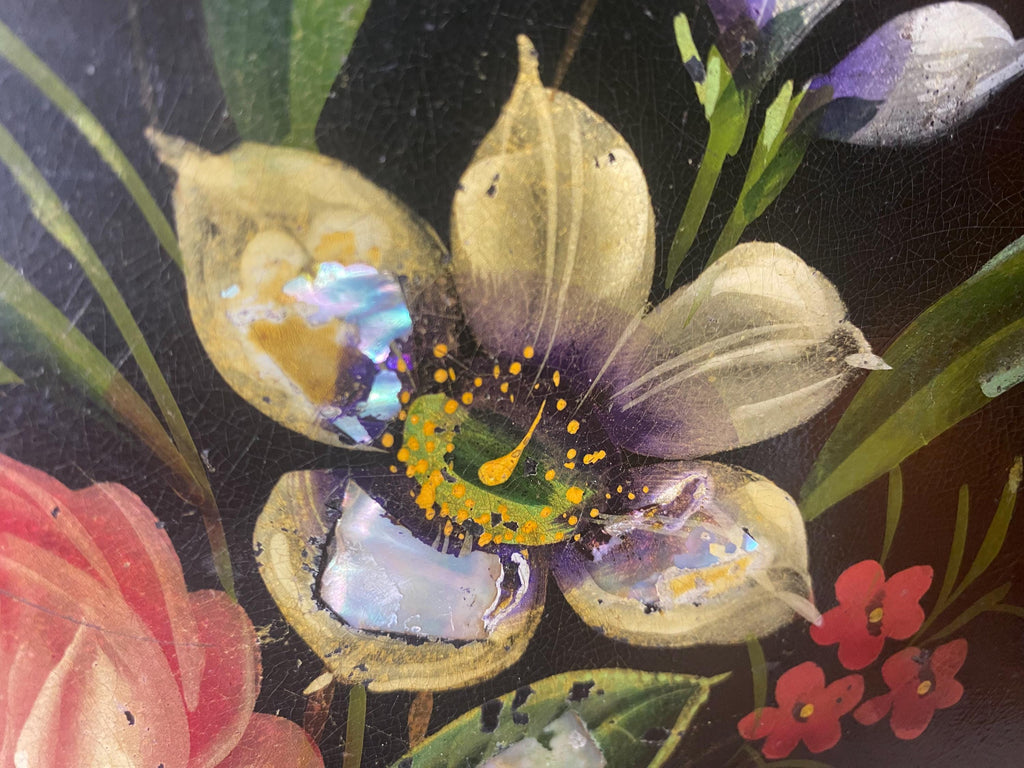 Bandeja antigua de Toleware XL: bandeja victoriana con incrustaciones de nácar y motivos florales pintados a mano