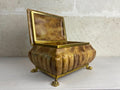 Grand coffret en albâtre italien – Boîte de toilette en pierre couleur caramel miel, pieds griffes en laiton