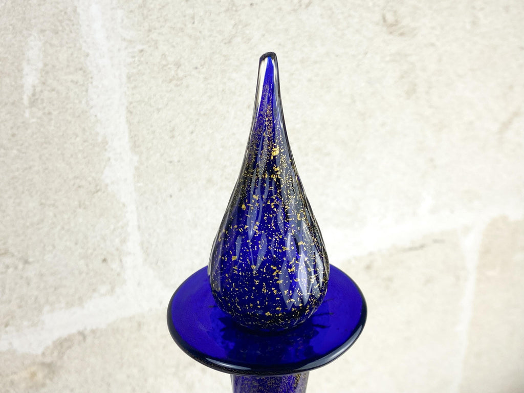 Grande bottiglia vintage di Murano tipo "Genie" – Vetro soffiato a mano blu cobalto con avventurina