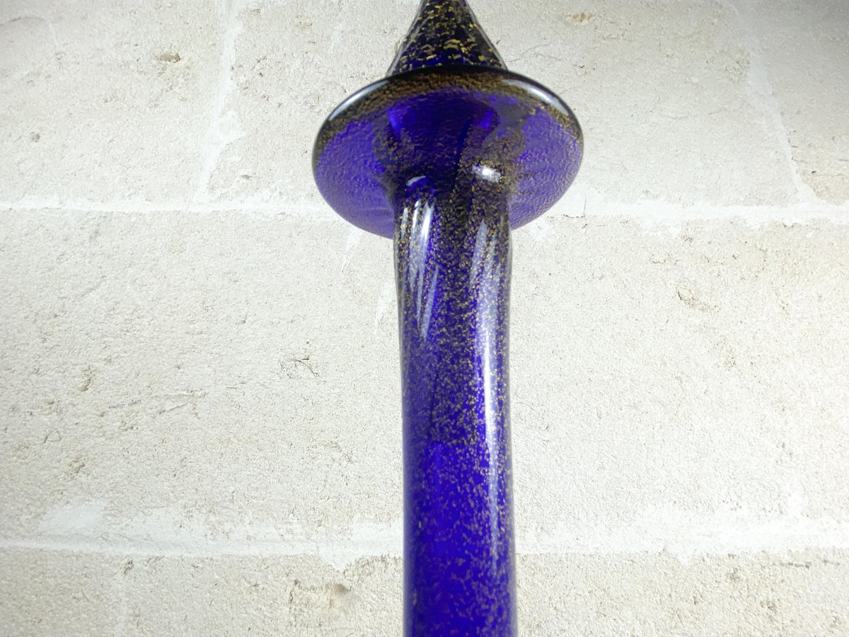 Grande bottiglia vintage di Murano tipo "Genie" – Vetro soffiato a mano blu cobalto con avventurina