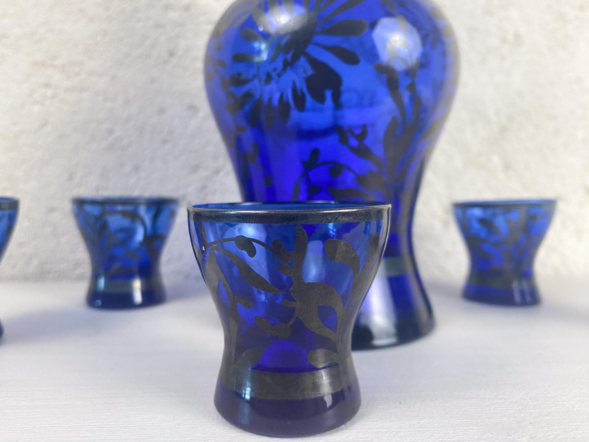 Vintage italienisches Kobaltblau-Glas-Dekanter-Set – 7-teiliges Mid-Century-Bar-Set, Silberauflage