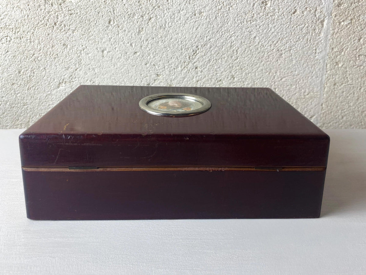 Antico cofanetto portagioie in legno laccato Belle Époque con medaglione ritratto, circa 1900