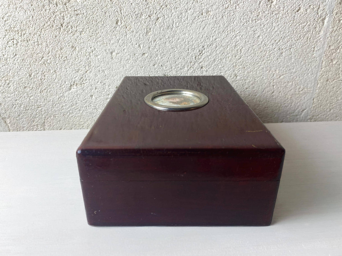 Antico cofanetto portagioie in legno laccato Belle Époque con medaglione ritratto, circa 1900