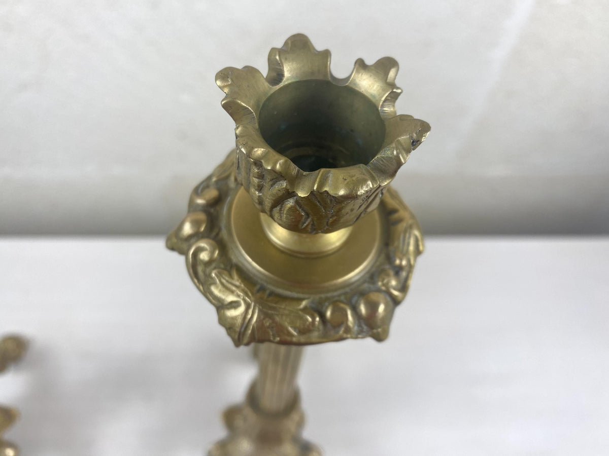 Bougeoirs anciens de style Louis XV en laiton | Pieds rococo en patte de lion | Vers 1880–1910