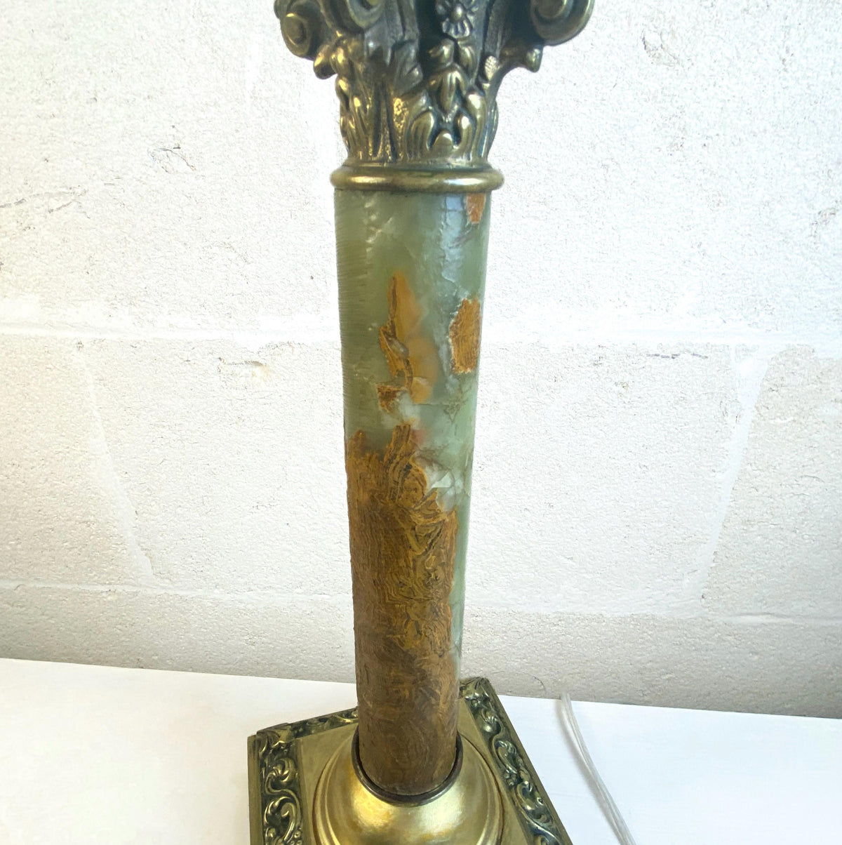 Lampe corinthienne antique en onyx | Grande lampe à huile de banquet convertie