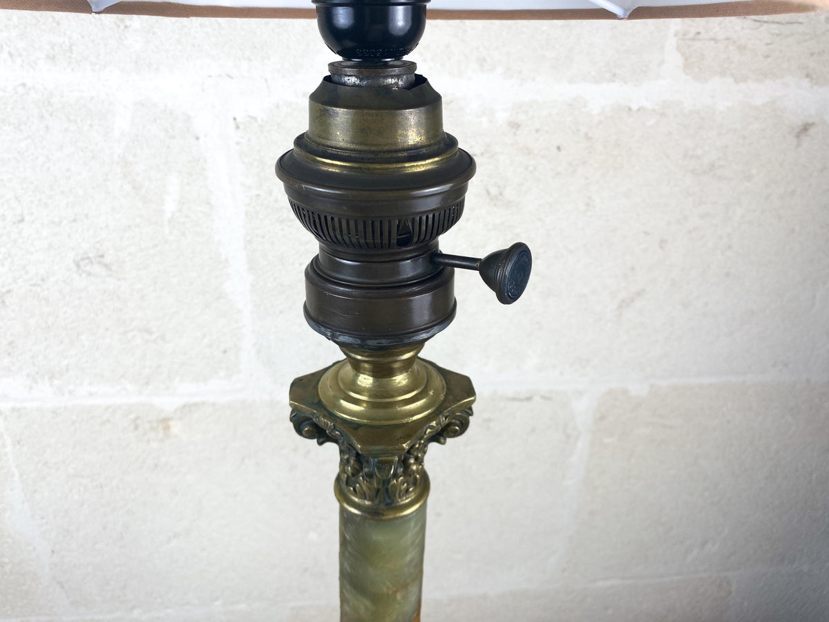 Lampe corinthienne antique en onyx | Grande lampe à huile de banquet convertie