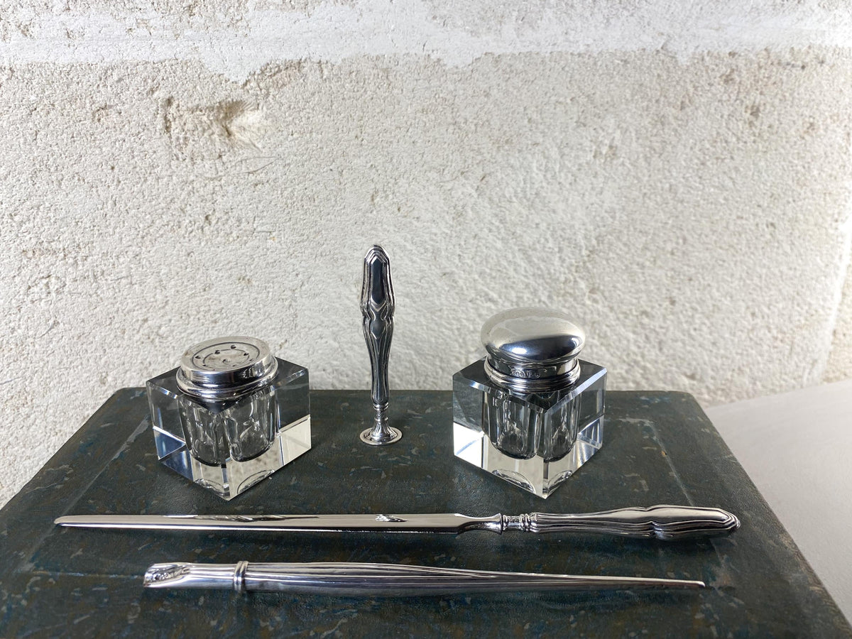 Ensemble d'écriture ancien en argent 800 italien et cristal | Encrier, poudrier, plume, sceau, coupe-papier