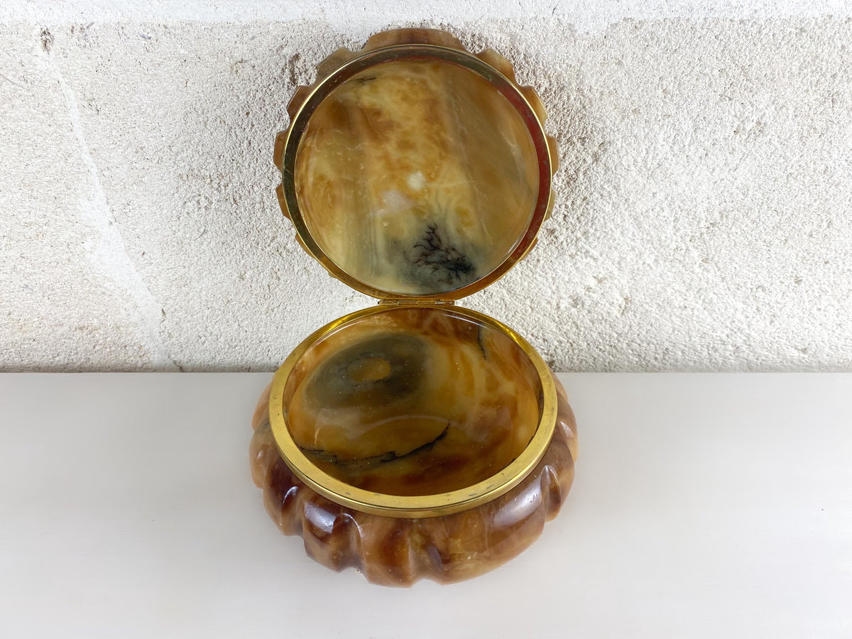 Grande boîte à bijoux vintage italienne en albâtre en forme de coquillage | Coffret de toilette en pierre couleur miel caramel