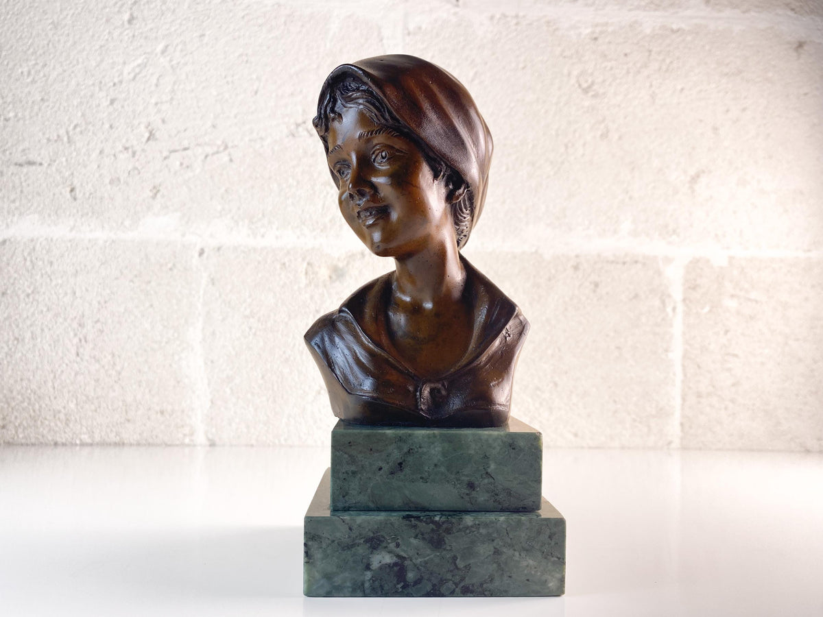 Buste en bronze « Contadinella » de l'antiquaire Giovanni De Martino, sculpture italienne sur marbre