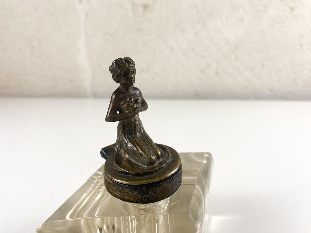 アール・ヌーヴォー様式 ハンドカットクリスタル＆ブロンズ フィギュラル・インクウェル（1900年頃）