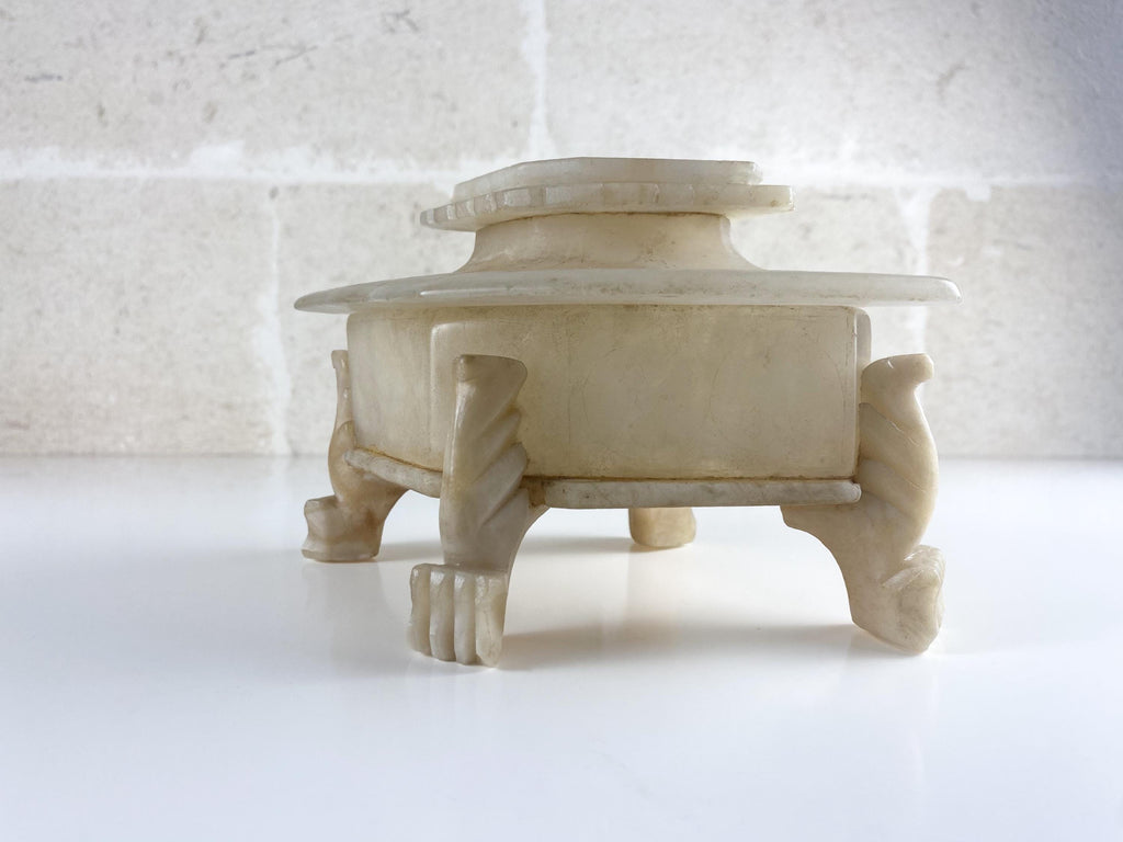 Coffret de table en albâtre « Grand Tour », boîte sur pieds sculptée à la main