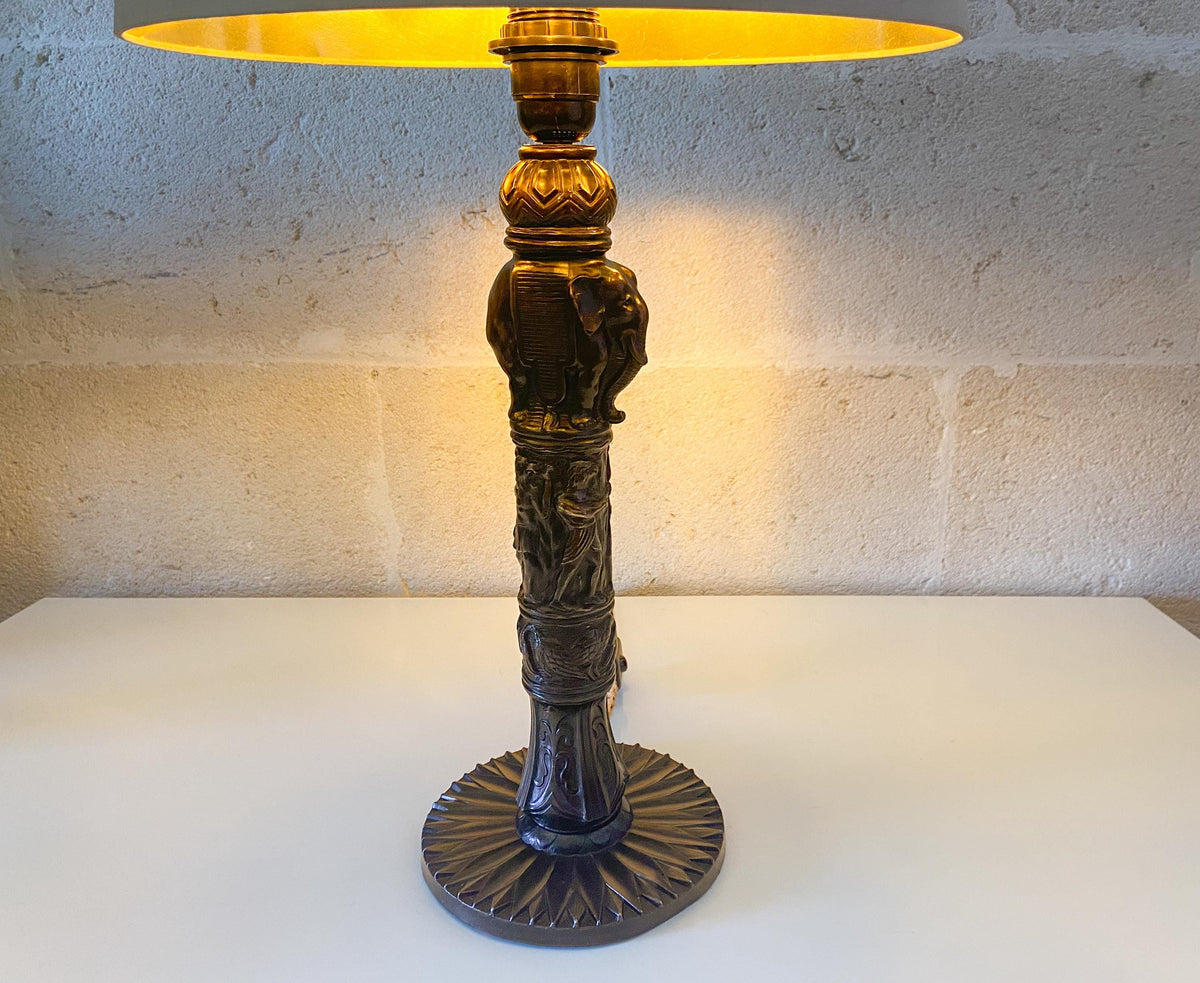 Lampe de table éléphant en bronze Art Déco – Attribuée à Voss of Fredericia