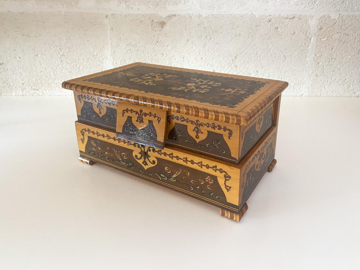 Portagioie musicale vintage Reuge con intarsio sorrentino