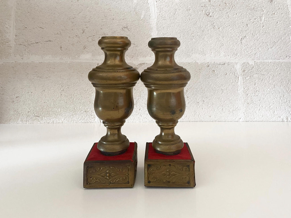 Par de portapalmas italianos antiguos de latón – Soportes de palma para altar del siglo XVIII