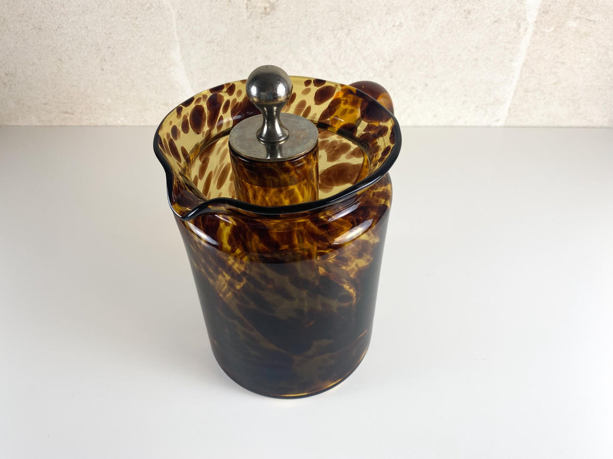 Carafe Christian Dior Home années 1960 en verre écaille de tortue – Pièce de verrerie italienne soufflée à la bouche avec compartiment à glaçons