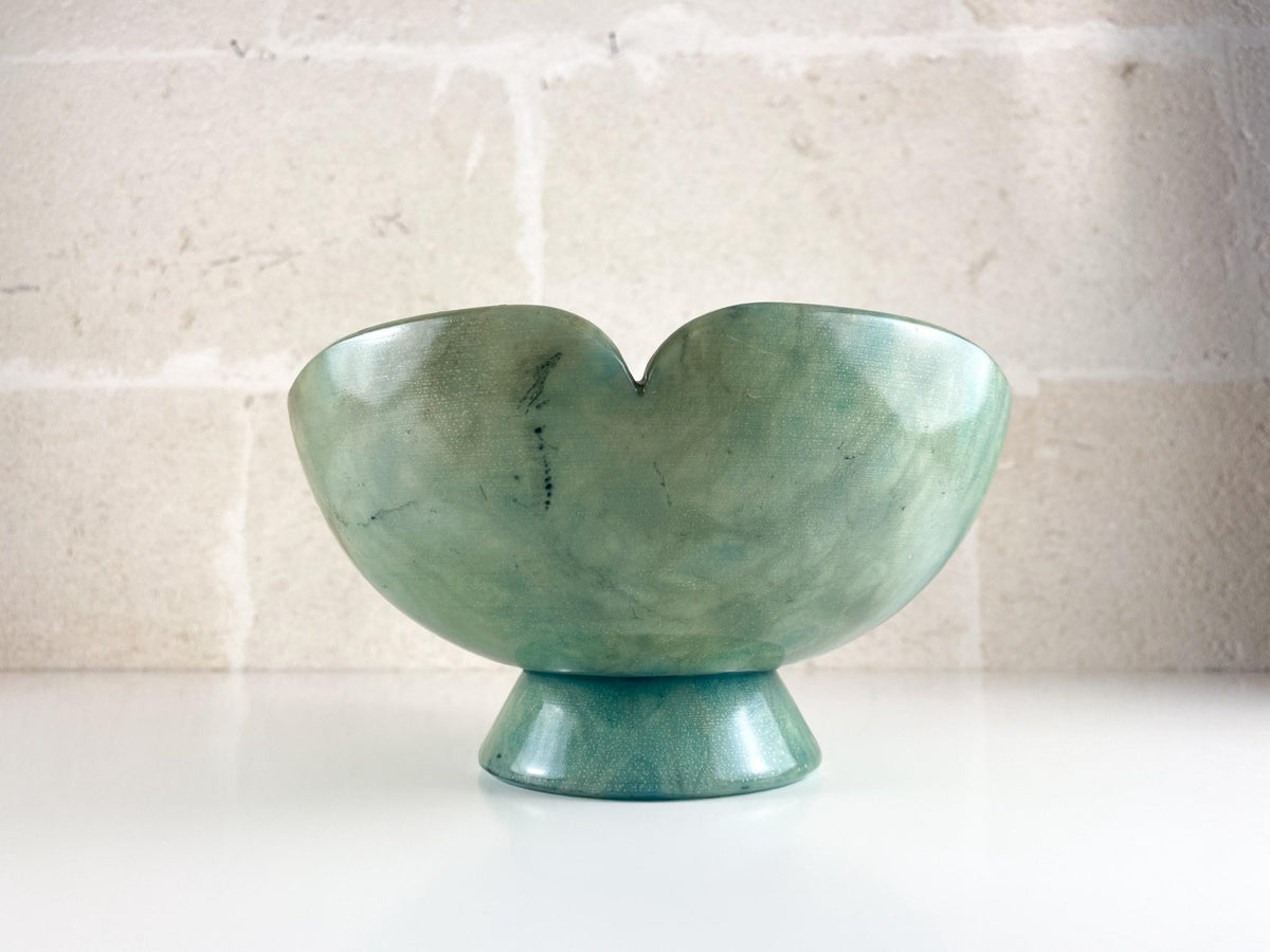 Centro de mesa vintage italiano de alabastro, pedestal tallado a mano en azul verdoso aguamarina, años 50